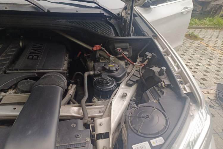Used BMW X5 2014 xDrive35i Leading Model Engine Bay Left