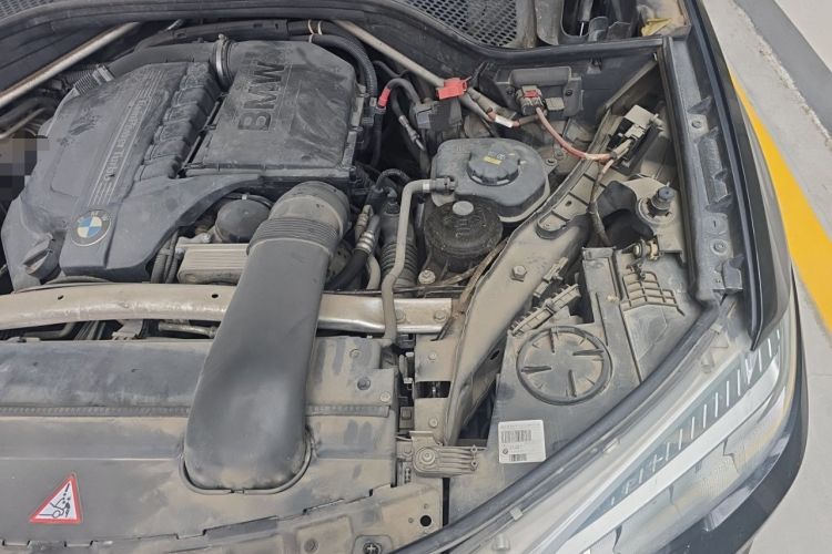 Used BMW X5 2014 xDrive35i Leading Model Engine Bay Left