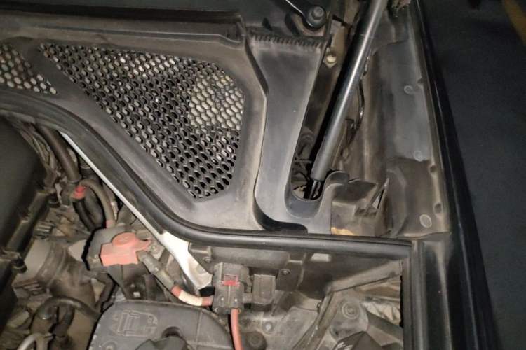 Used BMW X5 2014 xDrive35i Leading Model Engine Bay Left