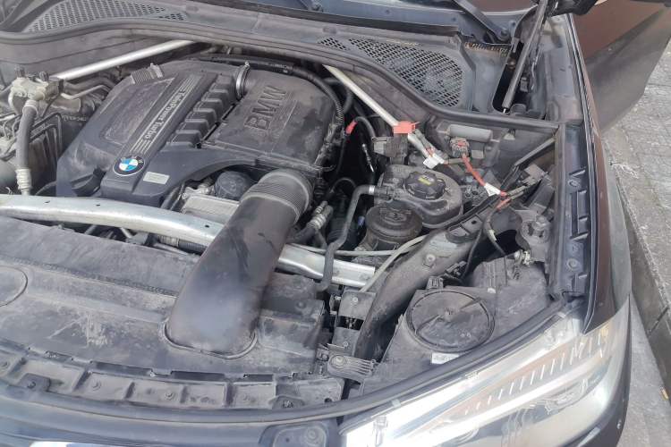 Used BMW X5 2014 xDrive35i Elegant Edition Engine Bay Left