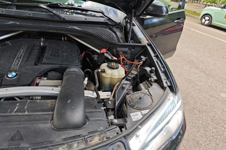 Used BMW X5 2014 xDrive35i Elegant Edition Engine Bay Left