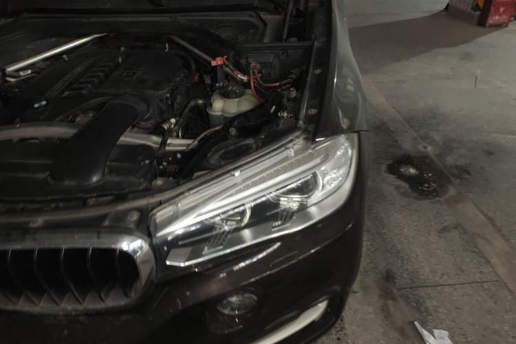 Used BMW X5 2014 xDrive35i Elegant Edition Engine Bay Left