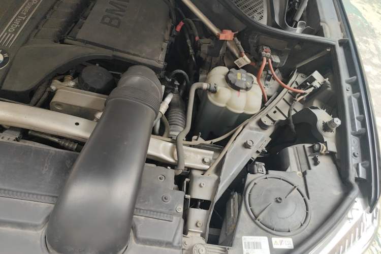 Used BMW X5 2014 xDrive35i Elegant Edition Engine Bay Left