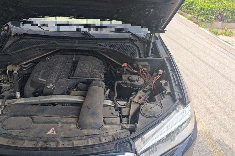 Used BMW X5 2014 xDrive35i Elegant Edition Engine Bay Left