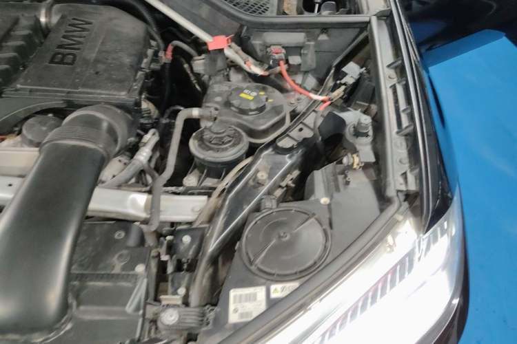 Used BMW X5 2014 xDrive35i Leading Model Engine Bay Left