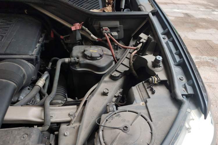 Used BMW X5  Engine Bay Left