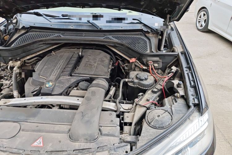 Used BMW X5 2014 xDrive35i Elegant Edition Engine Bay Left