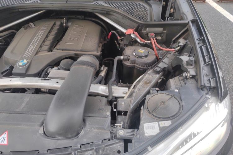 Used BMW X5 2014 xDrive35i Leading Model Engine Bay Left