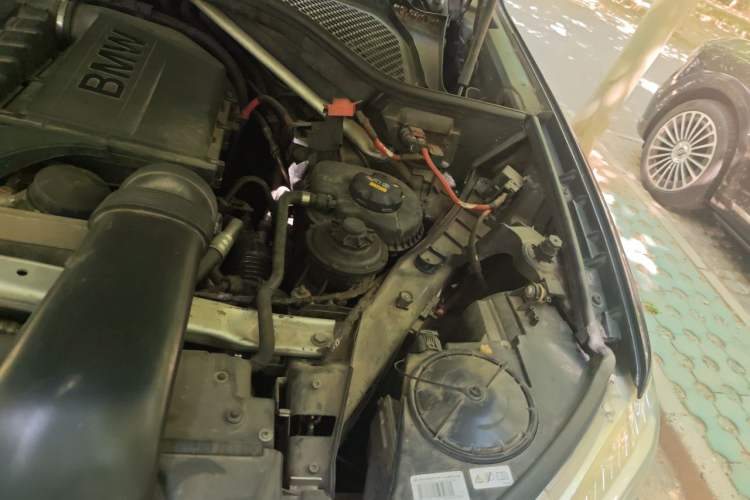 Used BMW X5 2014 xDrive35i Leading Model Engine Bay Left