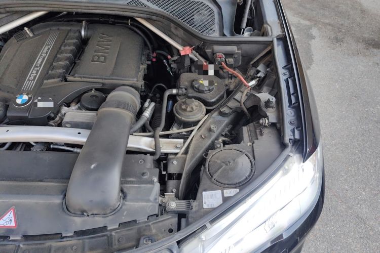 Used BMW X5 2014 xDrive35i Leading Model Engine Bay Left