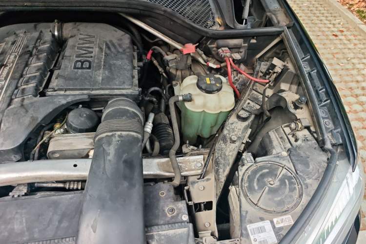 Used BMW X5 2014 xDrive35i Elegant Edition Engine Bay Left