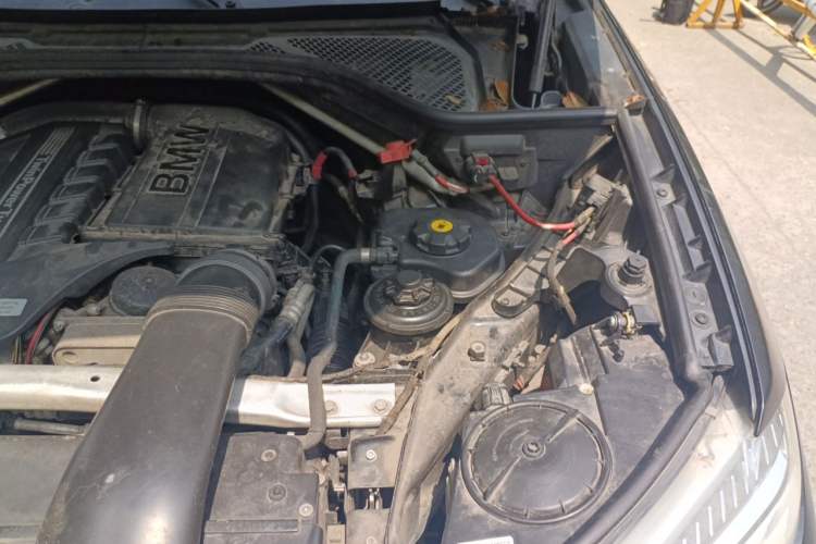 Used BMW X5 2014 xDrive35i Elegant Edition Engine Bay Left