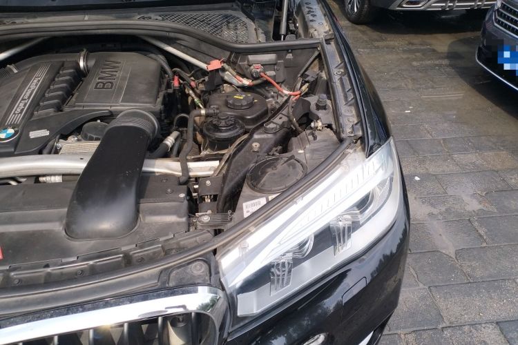 Used BMW X5 2014 xDrive35i Luxury Edition Engine Bay Left