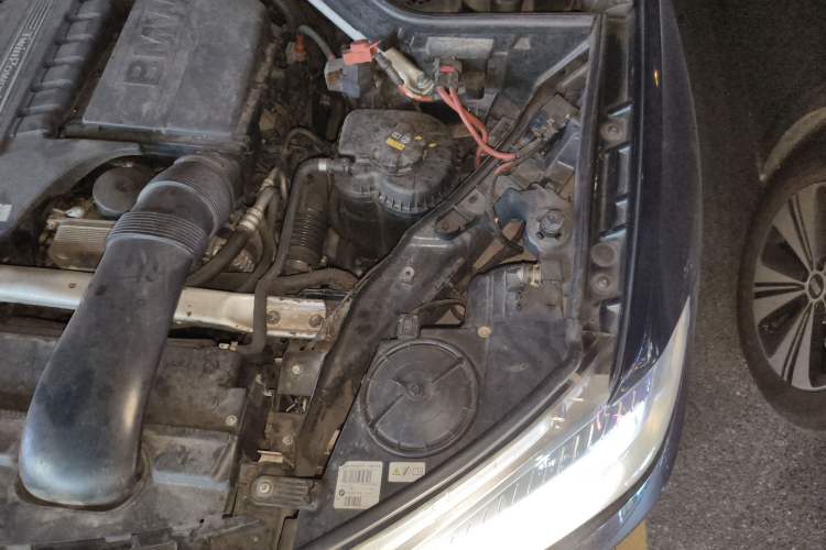 Used BMW X5 2014 xDrive35i Elegant Edition Engine Bay Left