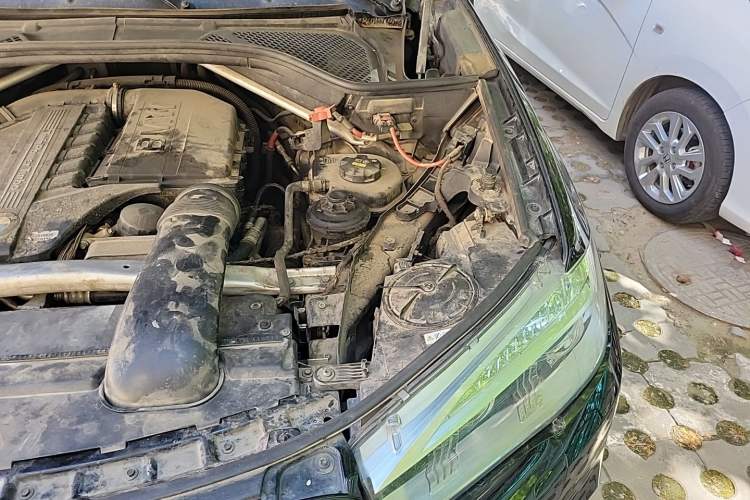 Used BMW X5 2014 xDrive35i Luxury Edition Engine Bay Left