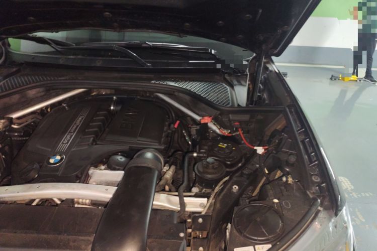 Used BMW X5 2014 xDrive35i Leading Model Engine Bay Left