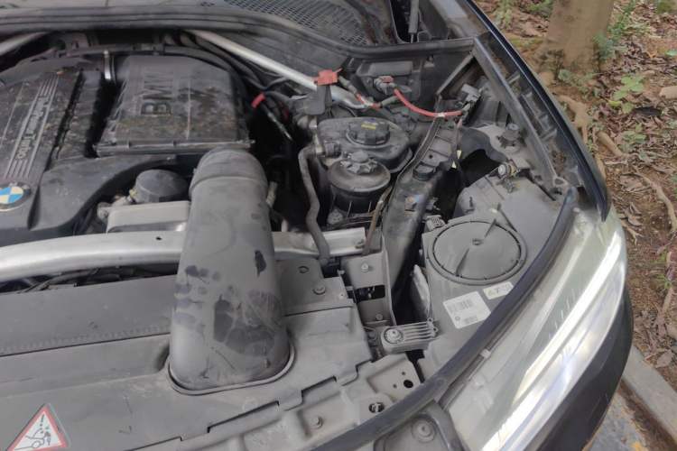 Used BMW X5 2014 xDrive35i Luxury Edition Engine Bay Left
