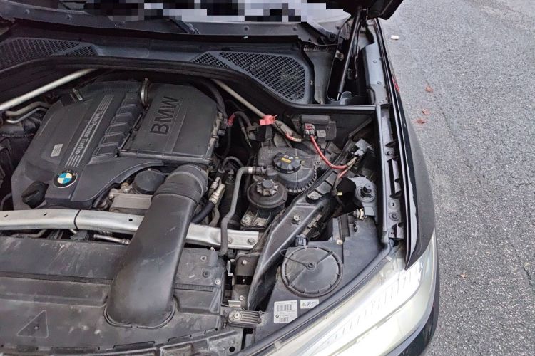 Used BMW X5 2014 xDrive35i Luxury Edition Engine Bay Left