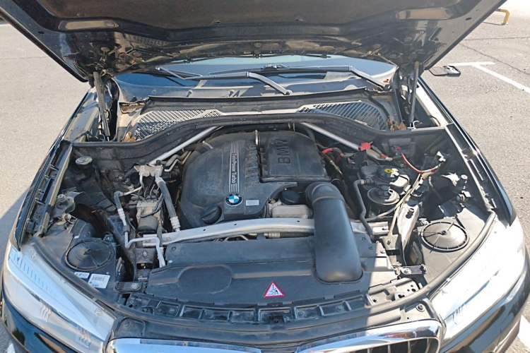 Used BMW X5 2014 xDrive35i Elegant Edition Engine Bay