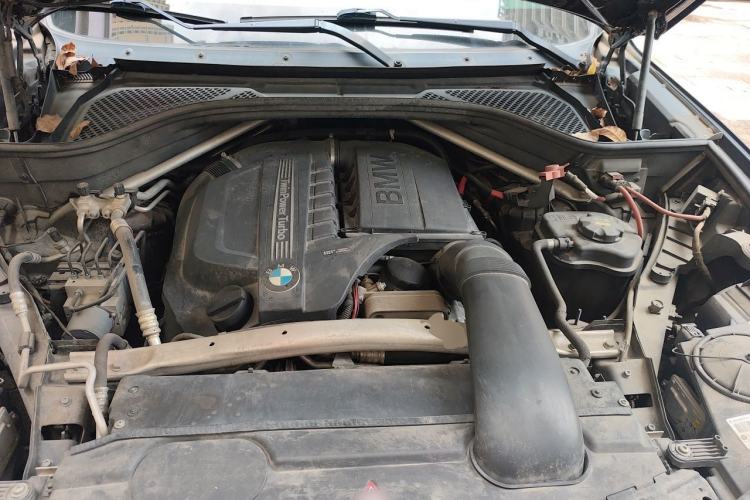 Used BMW X5  Engine Bay