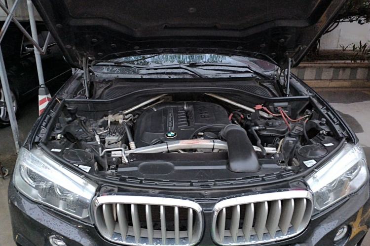 Used BMW X5  Engine Bay