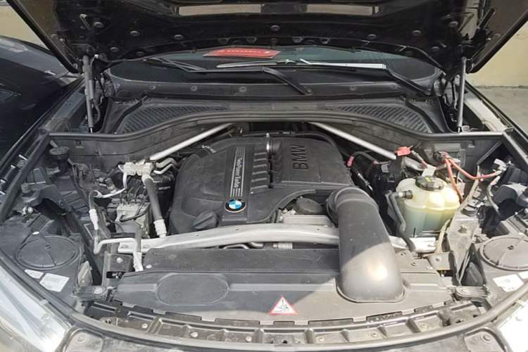 Used BMW X5 2014 xDrive35i Elegant Edition Engine Bay