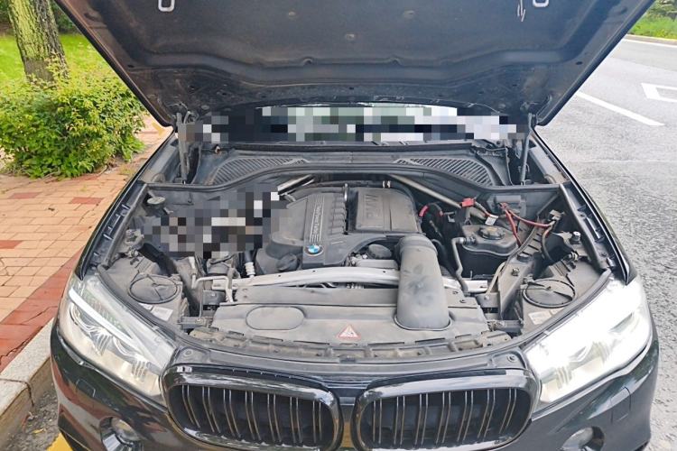 Used BMW X5  Engine Bay