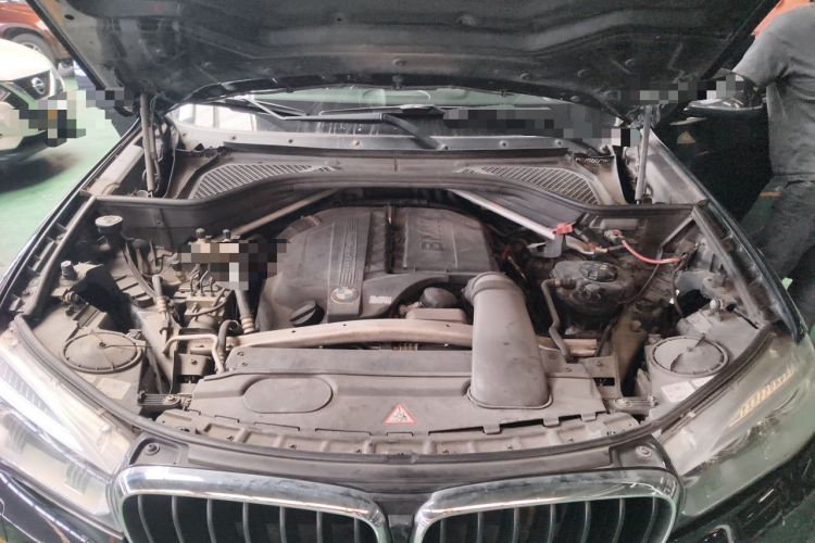 Used BMW X5 2014 xDrive35i Elegant Edition Engine Bay