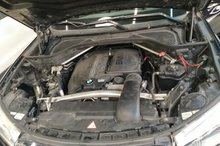 Used BMW X5 2014 xDrive35i Elegant Edition Engine Bay