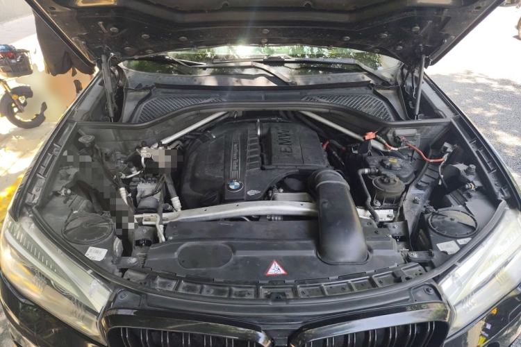 Used BMW X5  Engine Bay