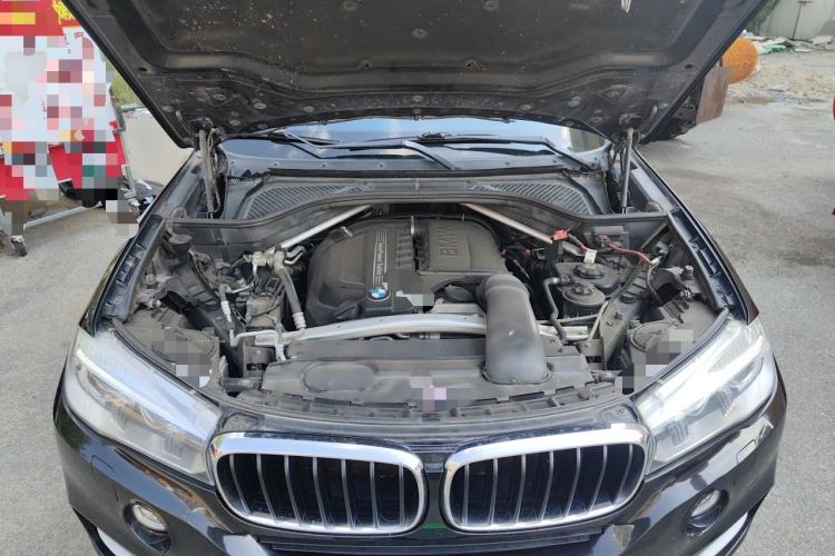 Used BMW X5 2014 xDrive35i Leading Model Engine Bay