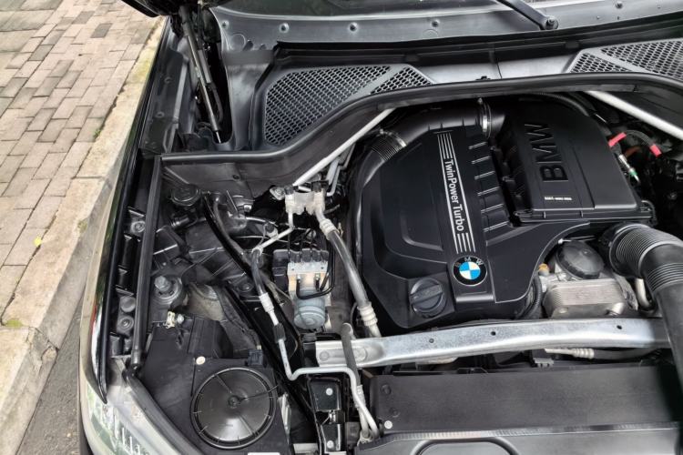 Used BMW X5  Engine Bay Right