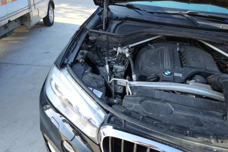 Used BMW X5 2014 xDrive35i Leading Model Engine Bay Right