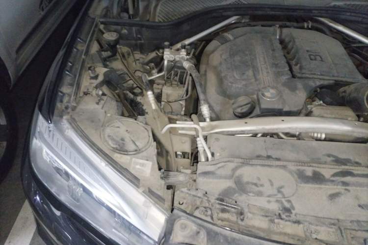 Used BMW X5 2014 xDrive35i Elegant Edition Engine Bay Right