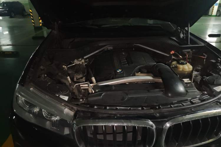Used BMW X5 2014 xDrive35i Elegant Edition Engine Bay Right