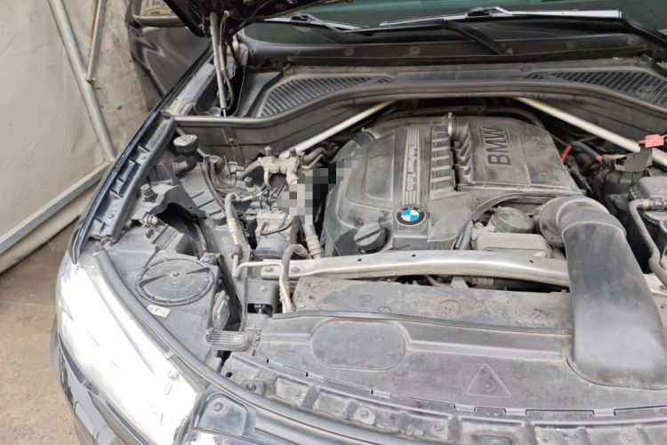 Used BMW X5 2014 xDrive35i Luxury Edition Engine Bay Right