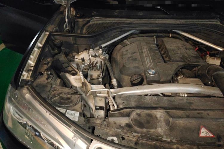 Used BMW X5  Engine Bay Right