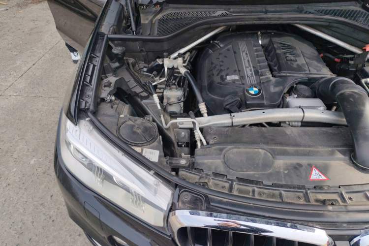 Used BMW X5 2014 xDrive35i Leading Model Engine Bay Right