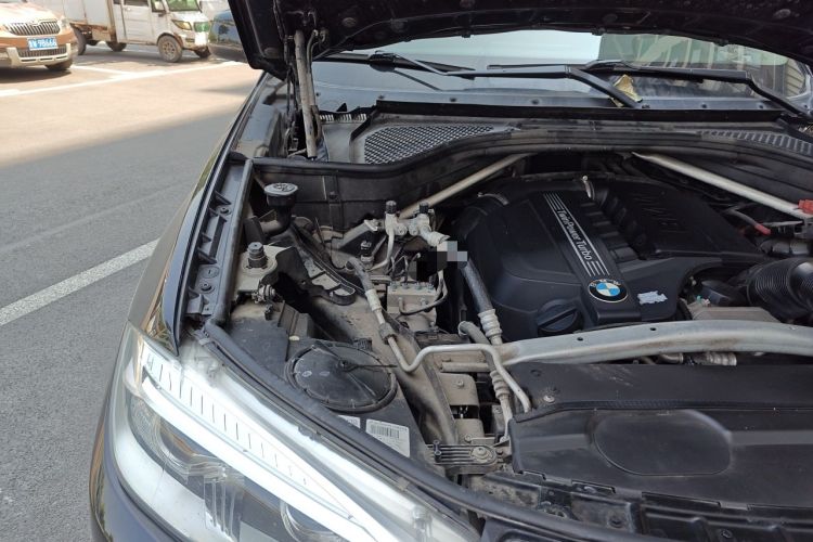 Used BMW X5 2014 xDrive35i Leading Model Engine Bay Right