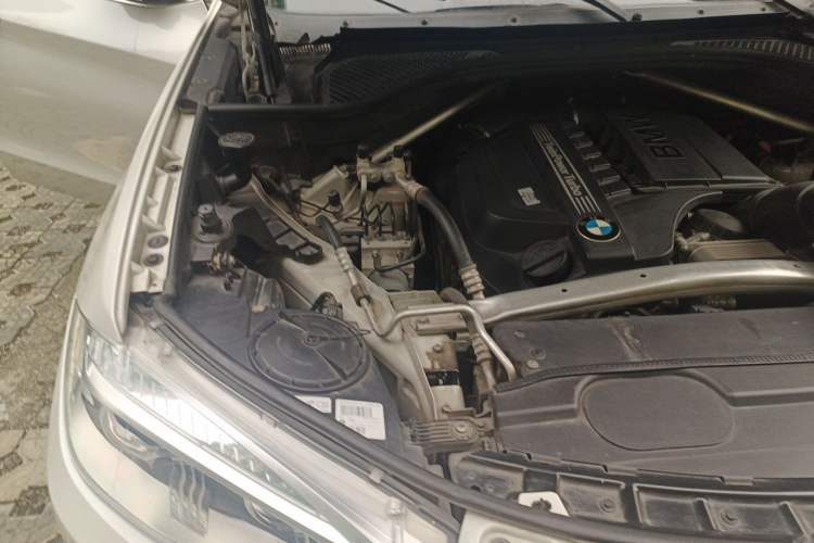 Used BMW X5 2014 xDrive35i Leading Model Engine Bay Right