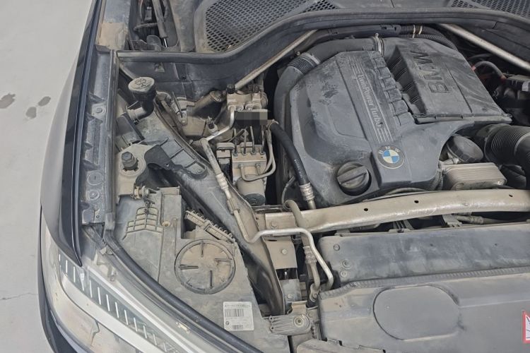 Used BMW X5 2014 xDrive35i Leading Model Engine Bay Right