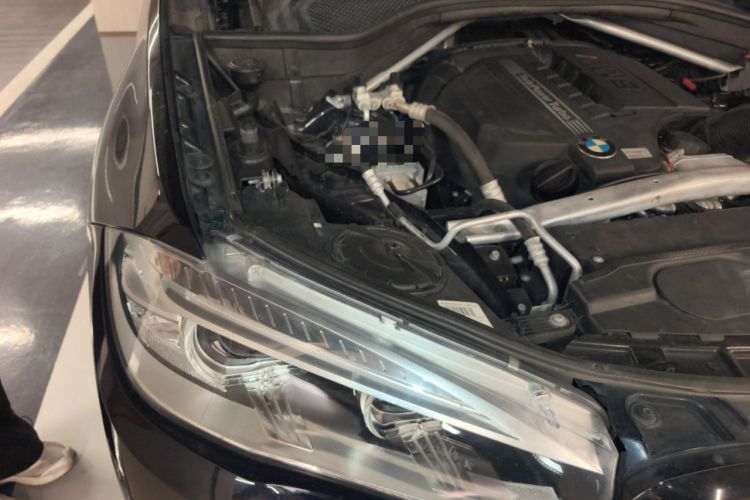 Used BMW X5 2014 xDrive35i Luxury Edition Engine Bay Right