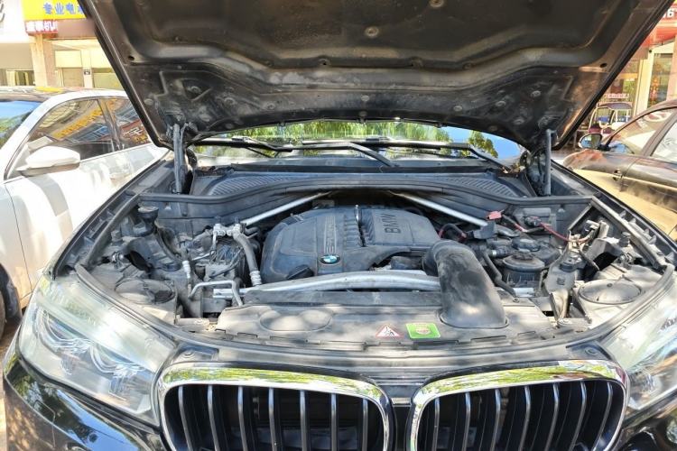 Used BMW X5 2014 xDrive35i Leading Model Engine Bay Right