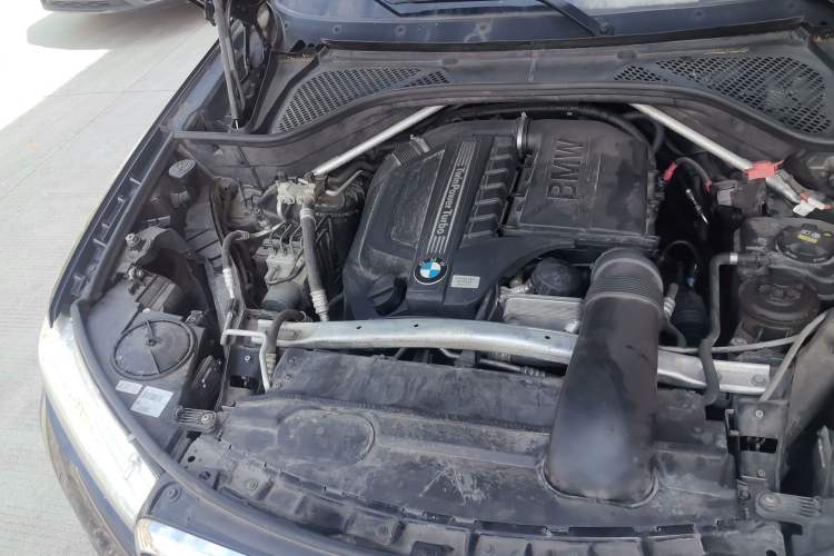Used BMW X5 2014 xDrive35i Elegant Edition Engine Bay Right