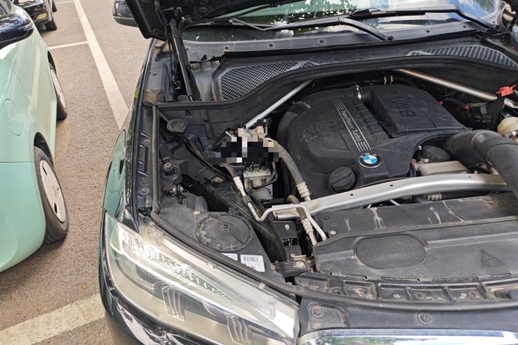 Used BMW X5 2014 xDrive35i Elegant Edition Engine Bay Right