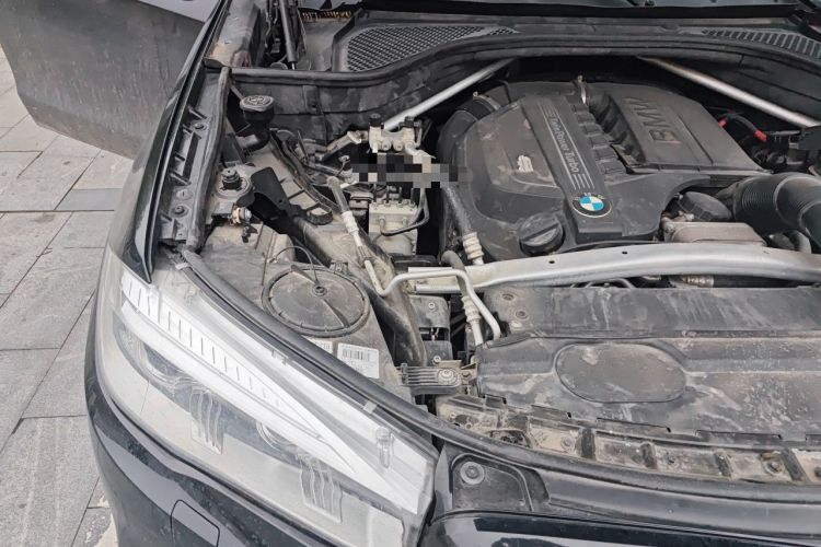 Used BMW X5 2014 xDrive35i Luxury Edition Engine Bay Right