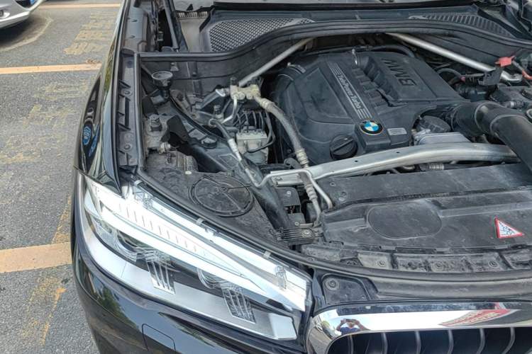 Used BMW X5 2014 xDrive35i Leading Model Engine Bay Right