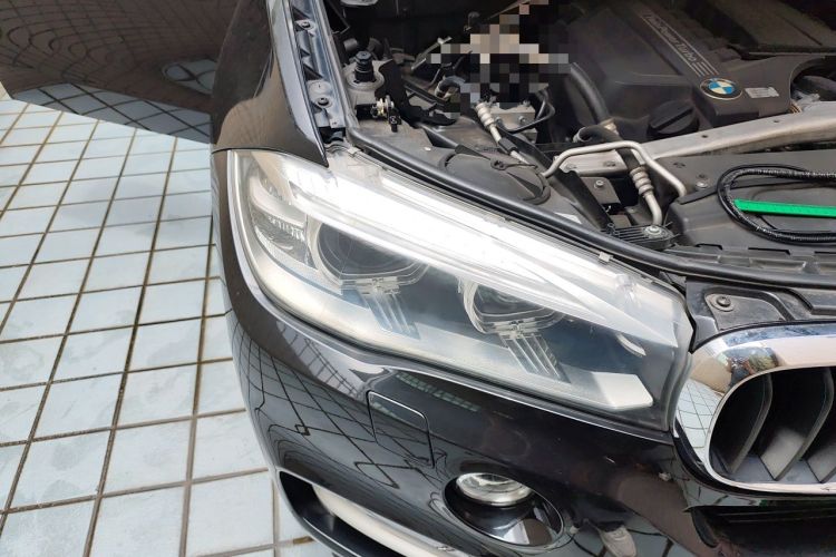Used BMW X5 2014 xDrive35i Leading Model Engine Bay Right
