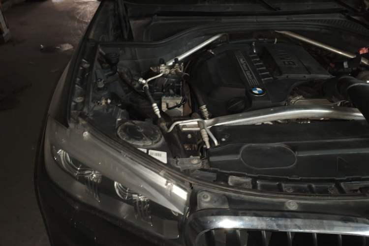 Used BMW X5 2014 xDrive35i Elegant Edition Engine Bay Right