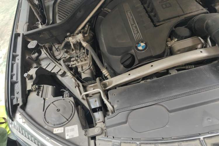 Used BMW X5 2014 xDrive35i Elegant Edition Engine Bay Right